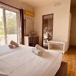 Maistrali & Restaurant Hotel