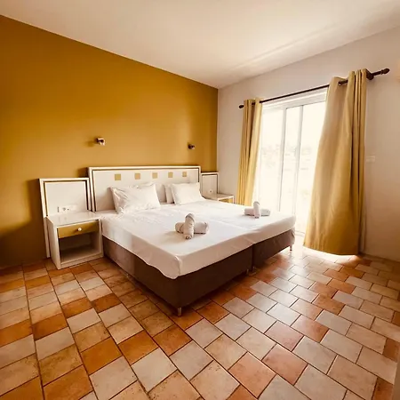 Maistrali & Restaurant * Καλαβάρδα