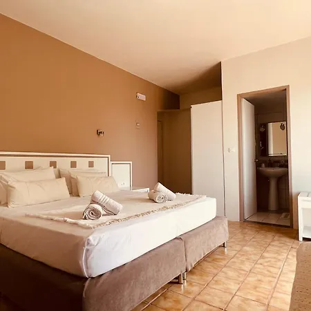 Maistrali & Restaurant מלון Kalavárda