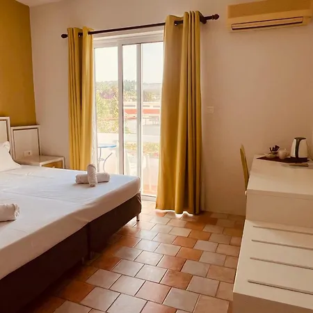 מלון Maistrali & Restaurant Kalavárda